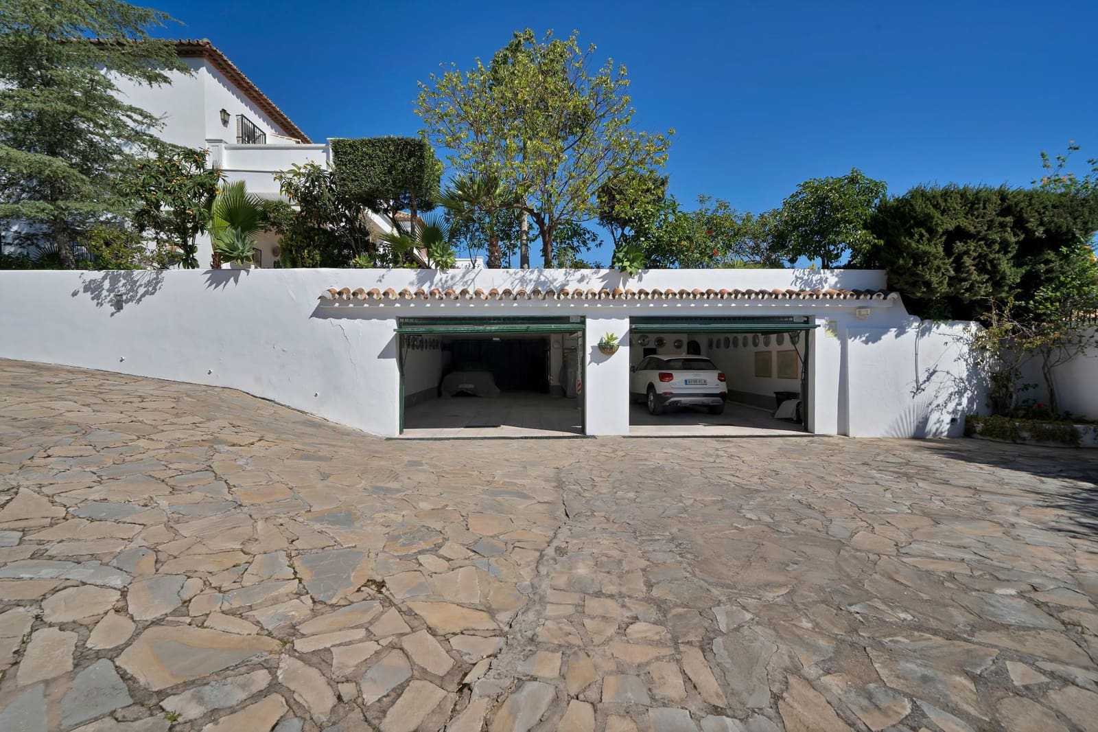 6 makuuhuone Huvila myytävänä paikassa Puerto Banus mukana uima-altaan 
autotalli - 3 150 000 € (Ref: 10076687)