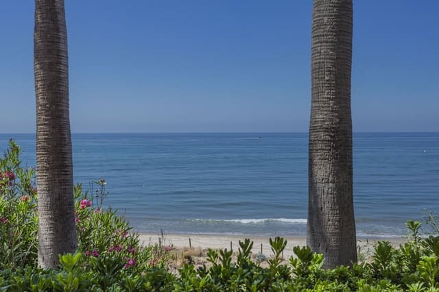 6 Zimmer Strandapartment zu vermieten in Río Real, Marbella mit Pool Garage - 9.500 € (Ref: 10076688)