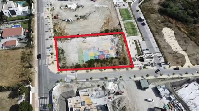 Bauplatz zu verkaufen in New Golden Mile, Estepona - 2.400.000 € (Ref: 10076689)