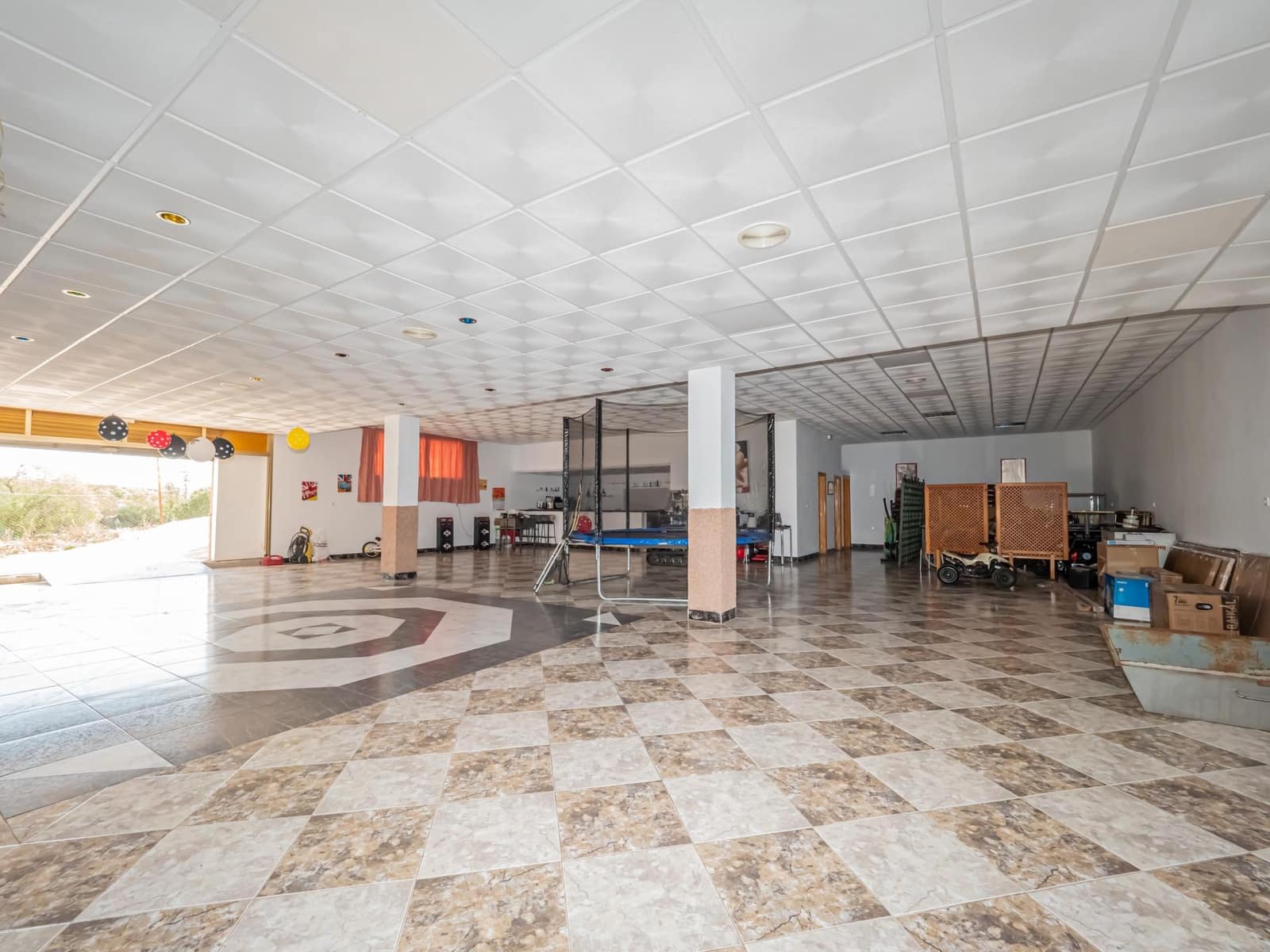 Kaupallinen myytävänä paikassa Alozaina - 335 000 € (Ref: 10076690)