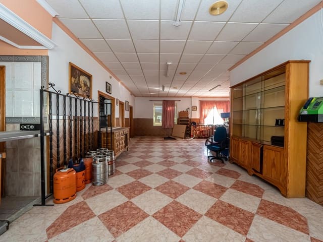Kaupallinen myytävänä paikassa Alozaina - 335 000 € (Ref: 10076690)