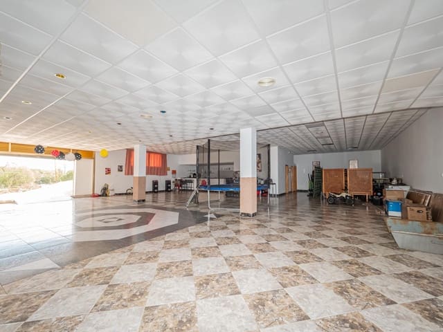 Kaupallinen myytävänä paikassa Alozaina - 165 000 € (Ref: 10076691)