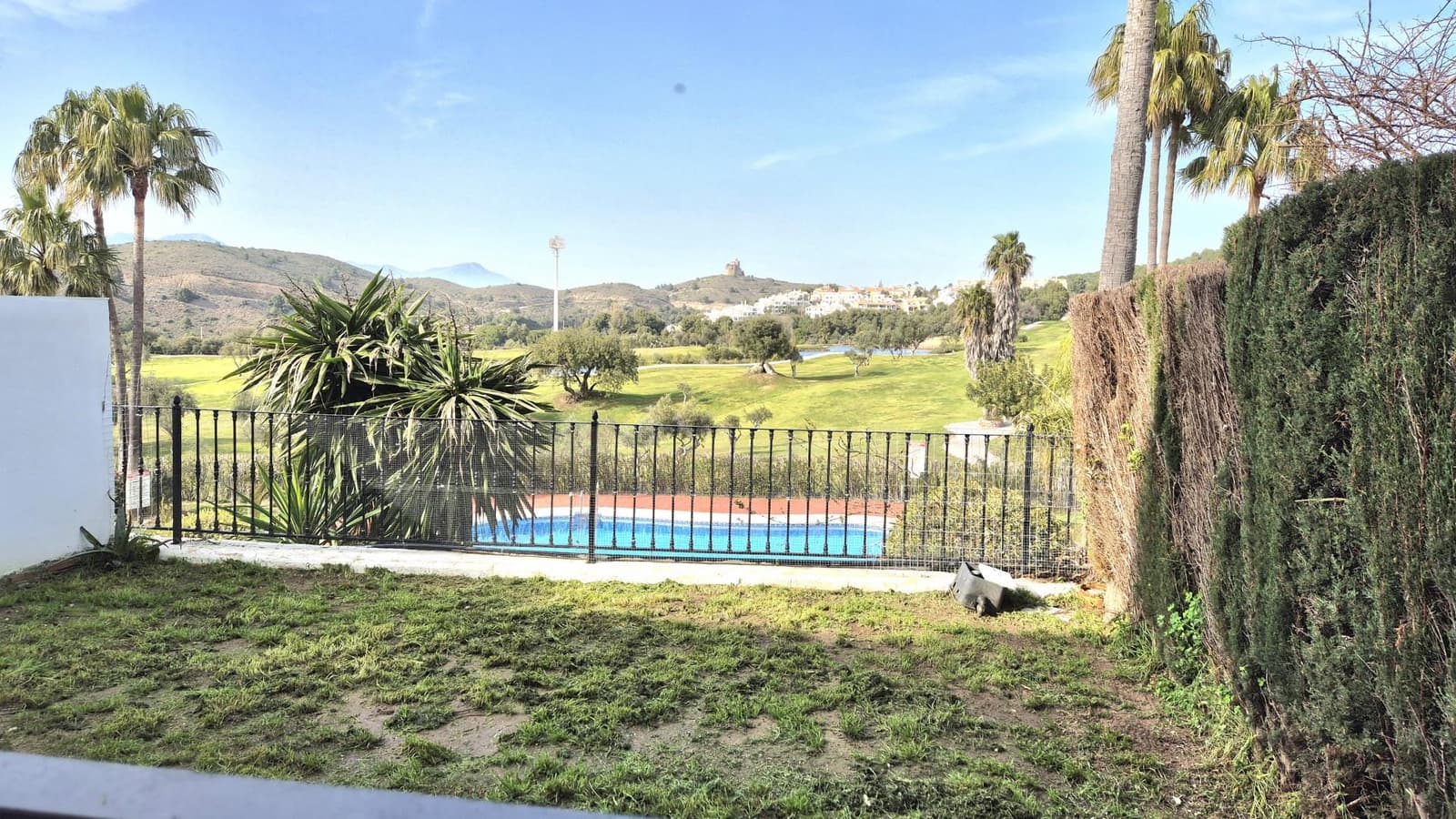 3 slaapkamer Rijtjeshuis te koop in Alhaurin Golf met zwembad garage - € 470.000 (Ref: 10076695)