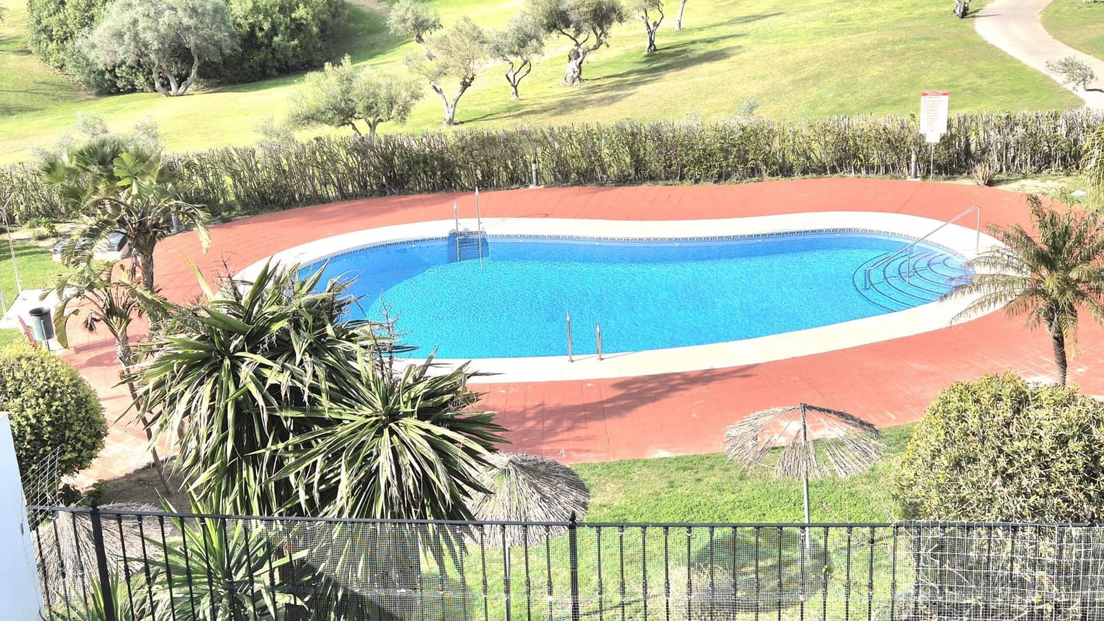 3 slaapkamer Rijtjeshuis te koop in Alhaurin Golf met zwembad garage - € 470.000 (Ref: 10076695)