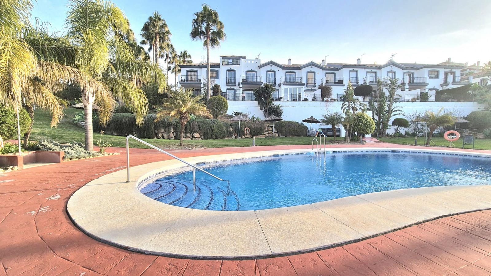 3 slaapkamer Rijtjeshuis te koop in Alhaurin Golf met zwembad garage - € 470.000 (Ref: 10076695)