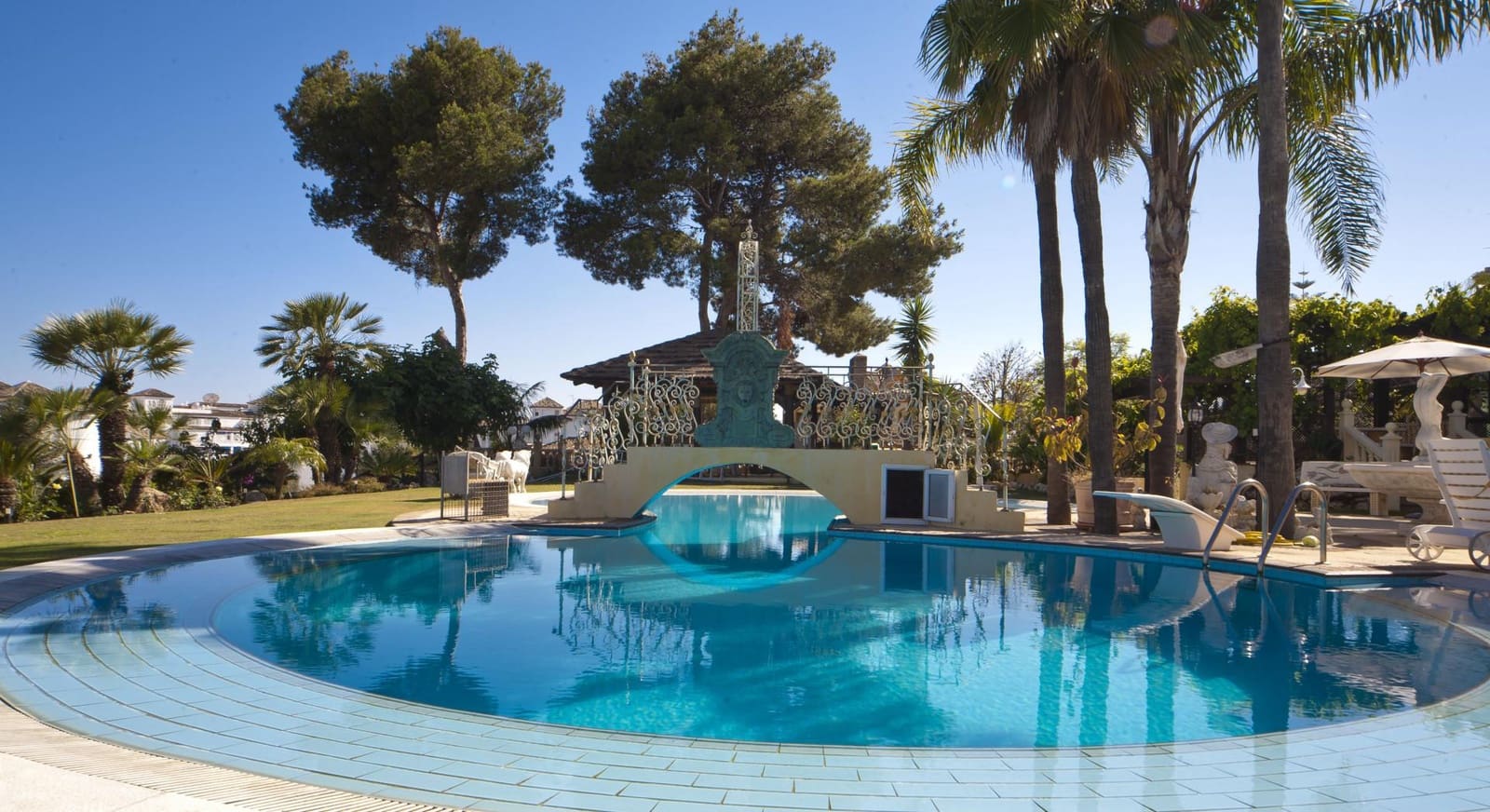 6 camera da letto Villa in vendita in Nueva Andalucia con piscina - 7.500.000 € (Rif: 10076700)