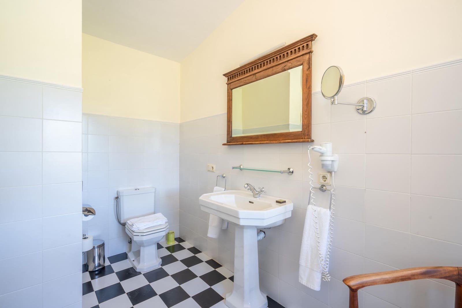 8 bedroom Hotel for sale in Ronda with pool - € 1,800,000 (Ref: 10076704)