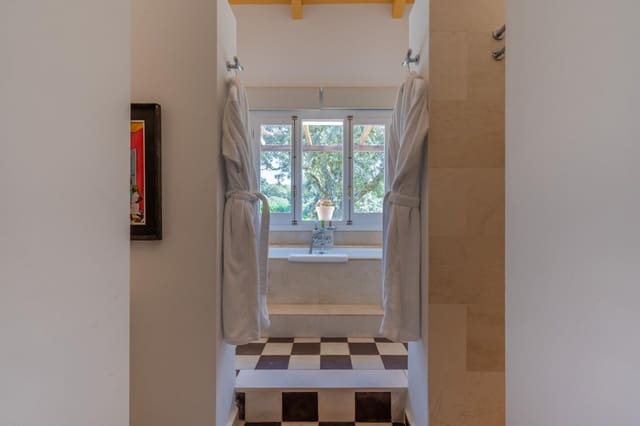8 Zimmer Hotel zu verkaufen in Ronda mit Pool - 1.800.000 € (Ref: 10076704)