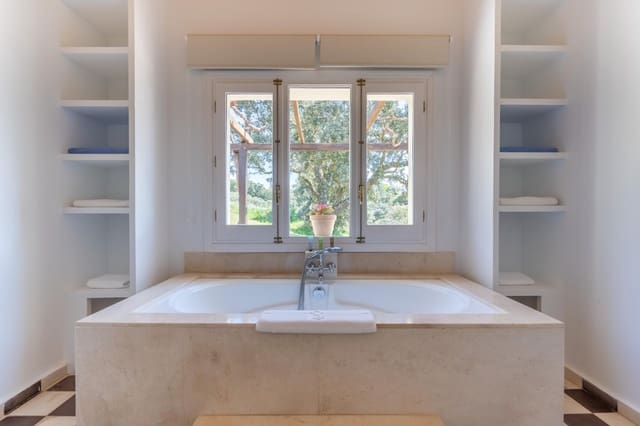 8 Zimmer Hotel zu verkaufen in Ronda mit Pool - 1.800.000 € (Ref: 10076704)