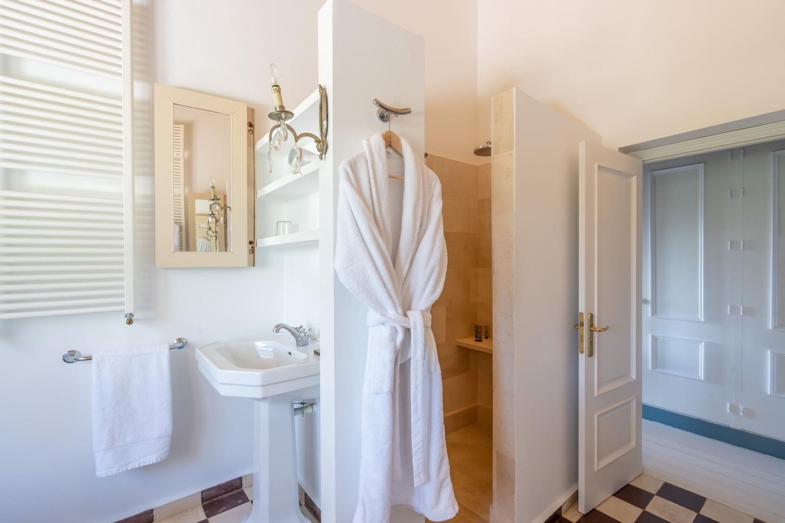 8 bedroom Hotel for sale in Ronda with pool - € 1,800,000 (Ref: 10076704)