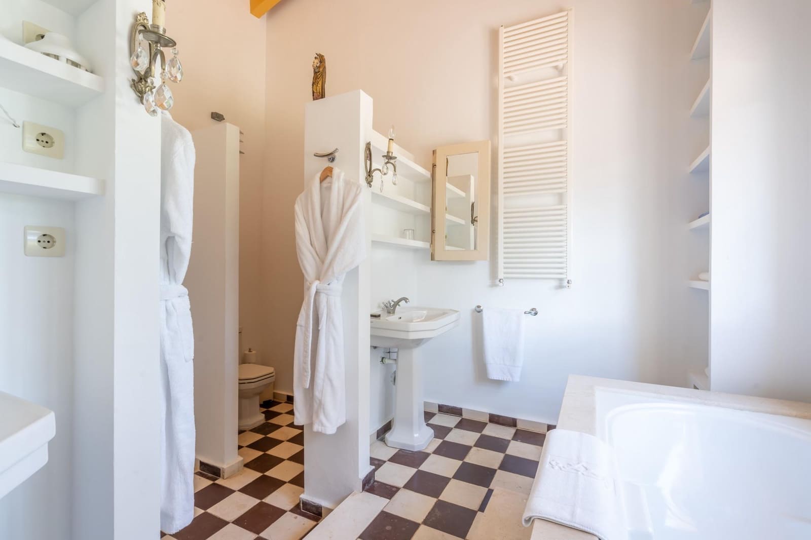 8 bedroom Hotel for sale in Ronda with pool - € 1,800,000 (Ref: 10076704)