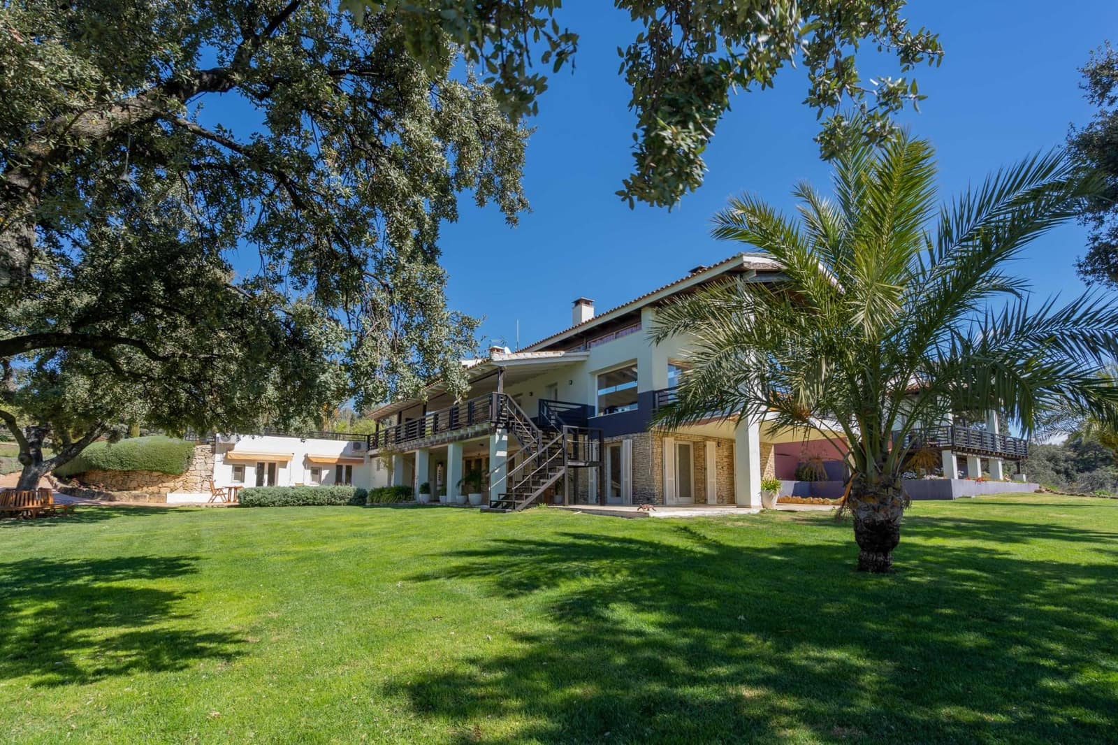 8 bedroom Hotel for sale in Ronda with pool - € 1,800,000 (Ref: 10076704)