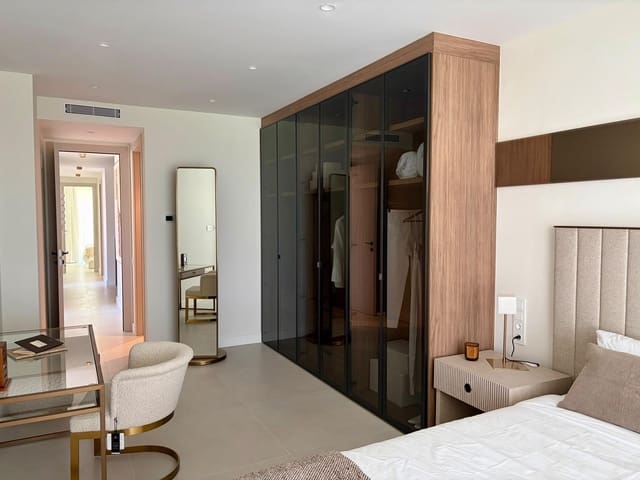 4 sypialnia Apartament na sprzedaż w Estepona z basenem garażem - 1 145 000 € (Ref: 10076706)