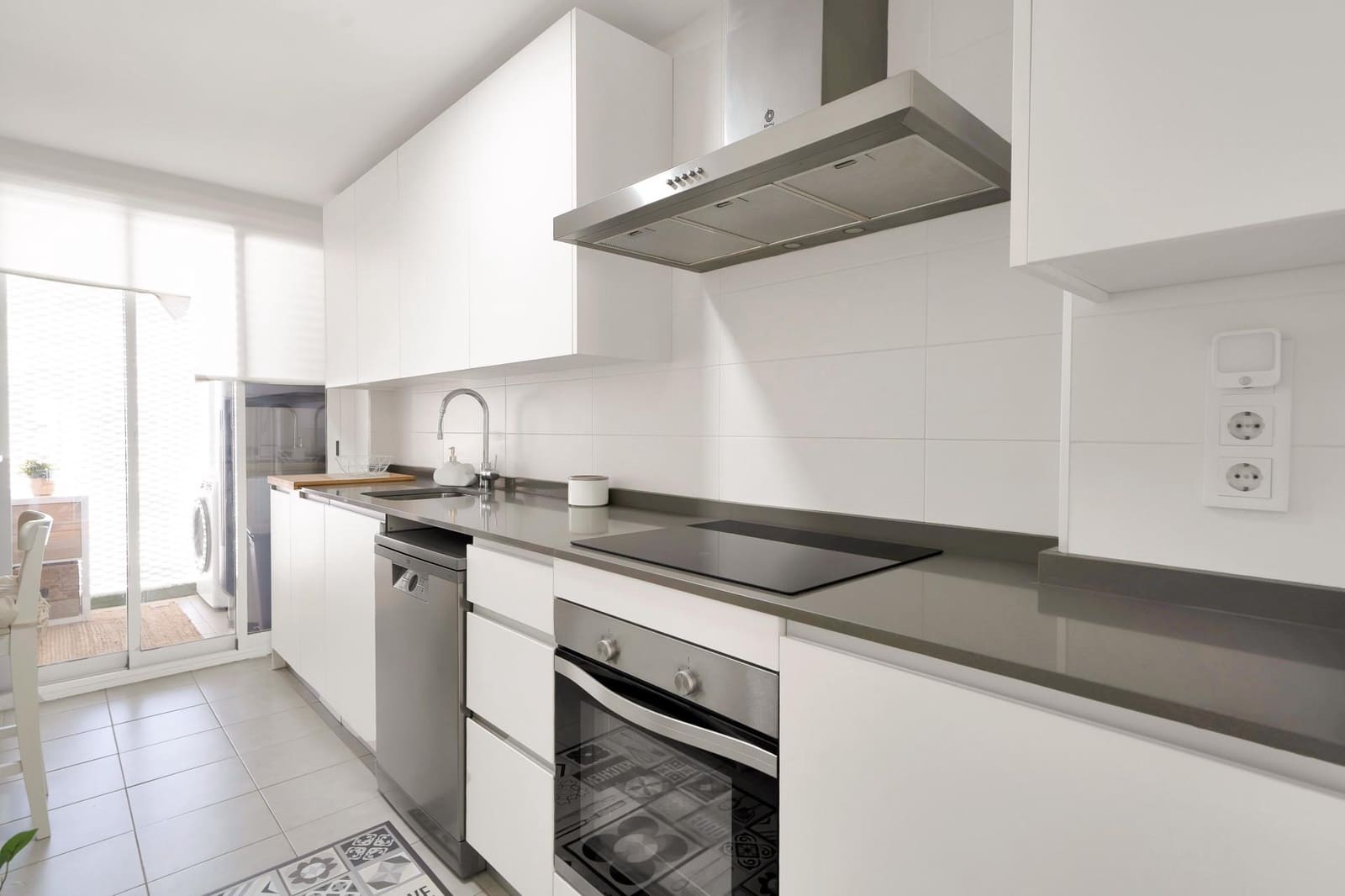 3 bedroom Penthouse for sale in Estepona with pool garage - € 639,000 (Ref: 10076707)