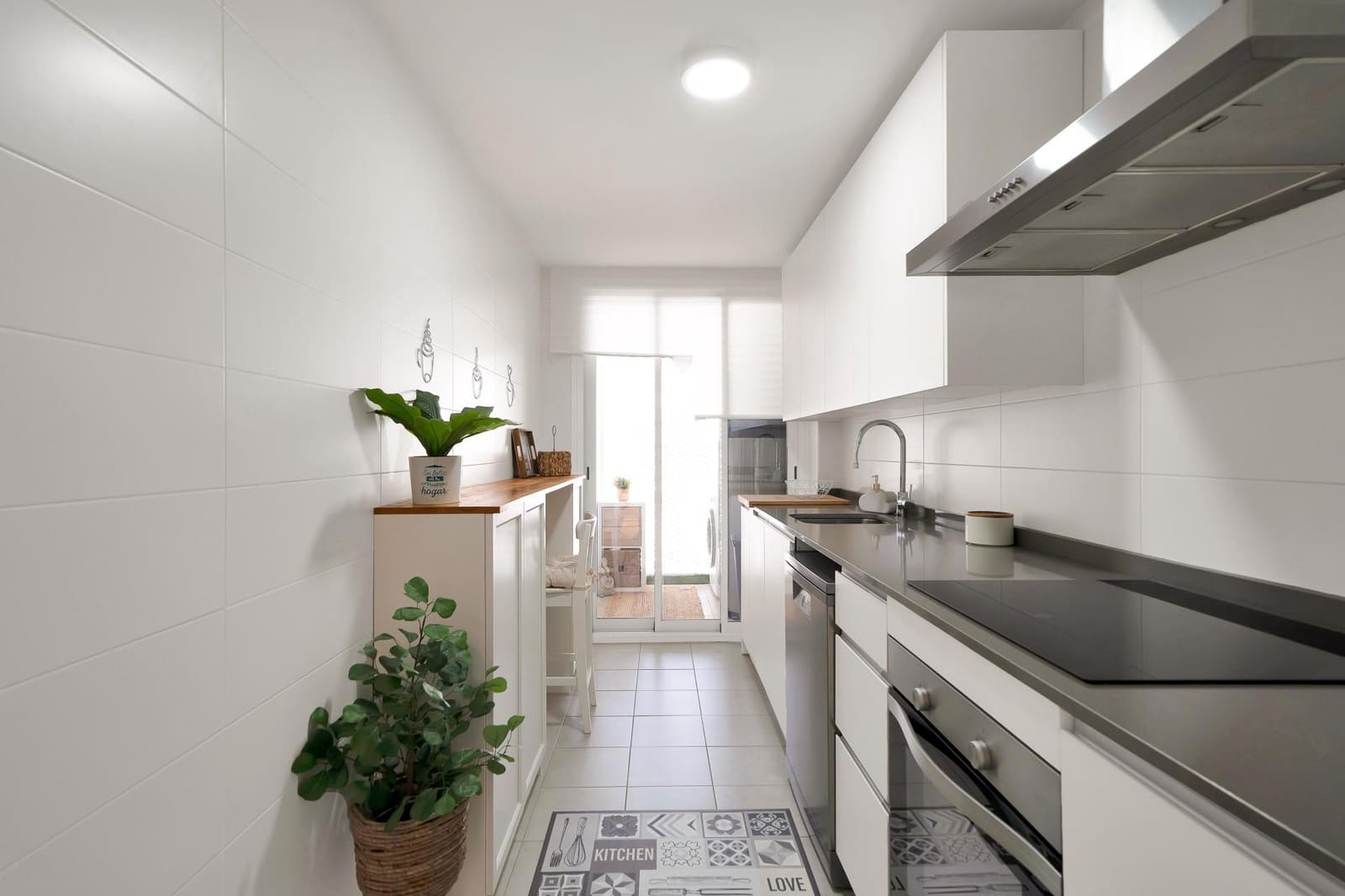 3 bedroom Penthouse for sale in Estepona with pool garage - € 639,000 (Ref: 10076707)