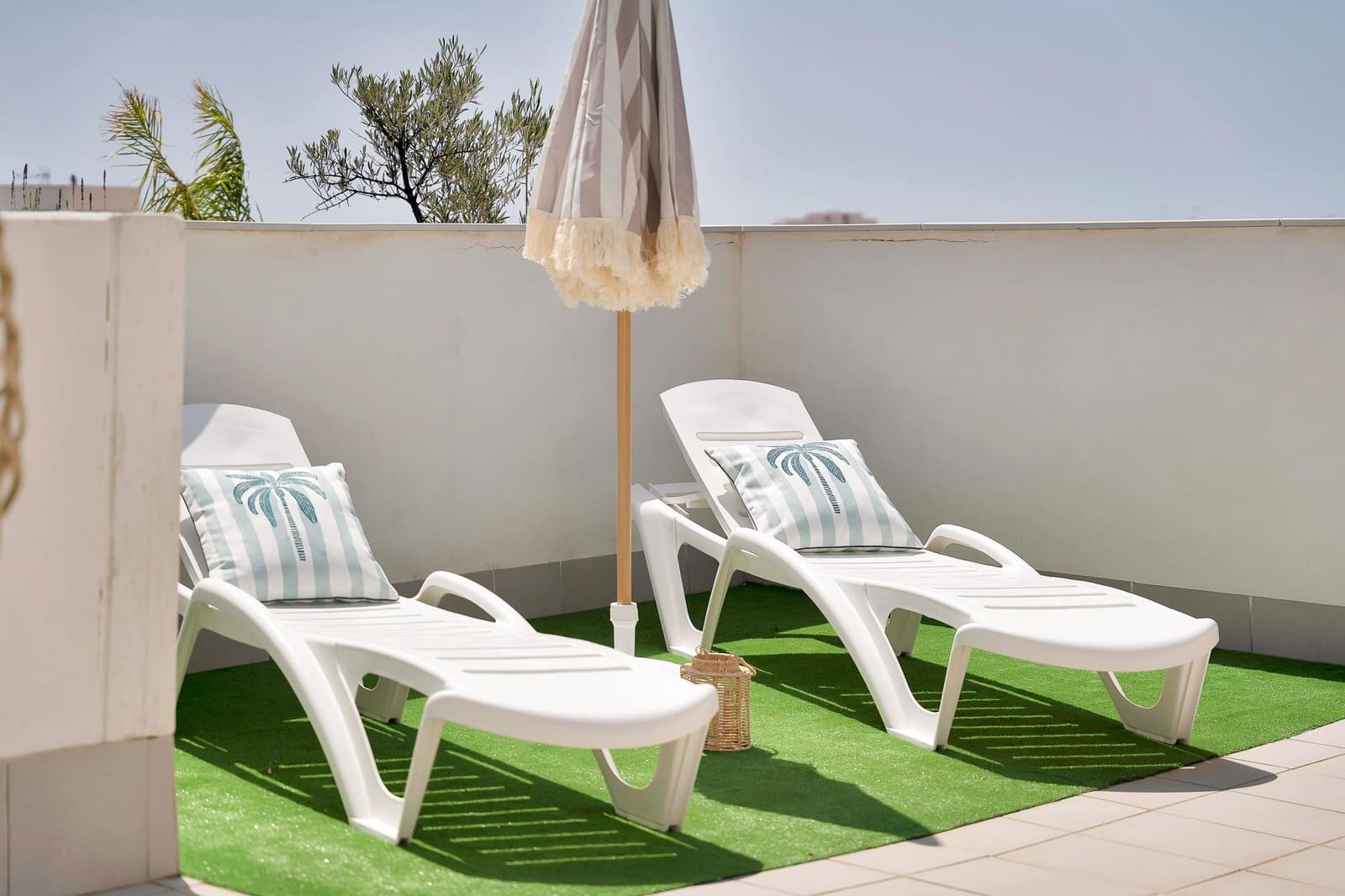 3 bedroom Penthouse for sale in Estepona with pool garage - € 639,000 (Ref: 10076707)