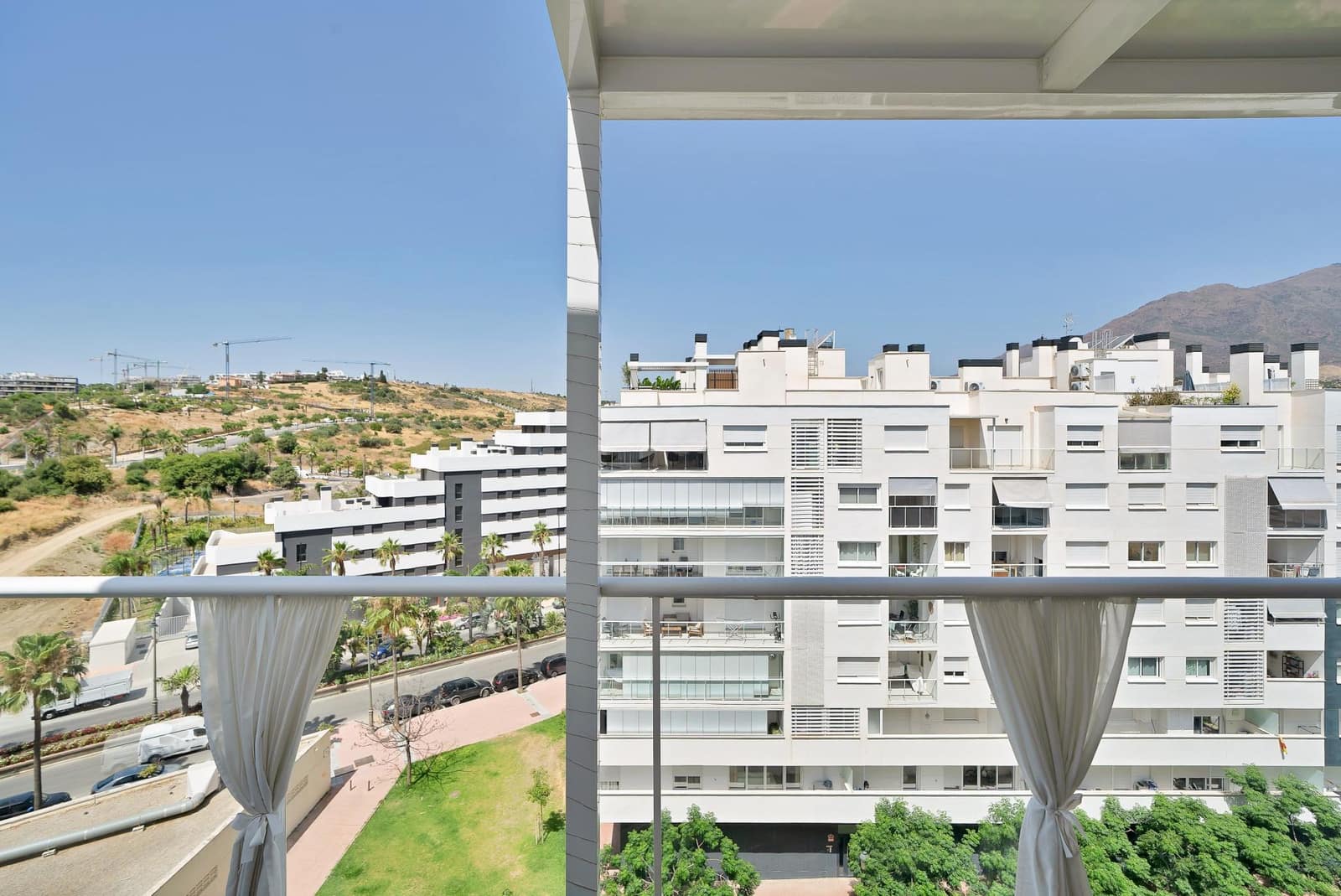 3 bedroom Penthouse for sale in Estepona with pool garage - € 639,000 (Ref: 10076707)