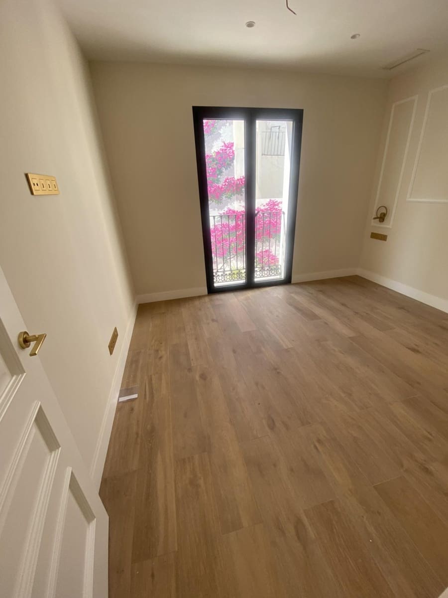 Local Comercial de 9 habitaciones en Estepona en venta con garaje - 4.305.000 € (Ref: 10076708)
