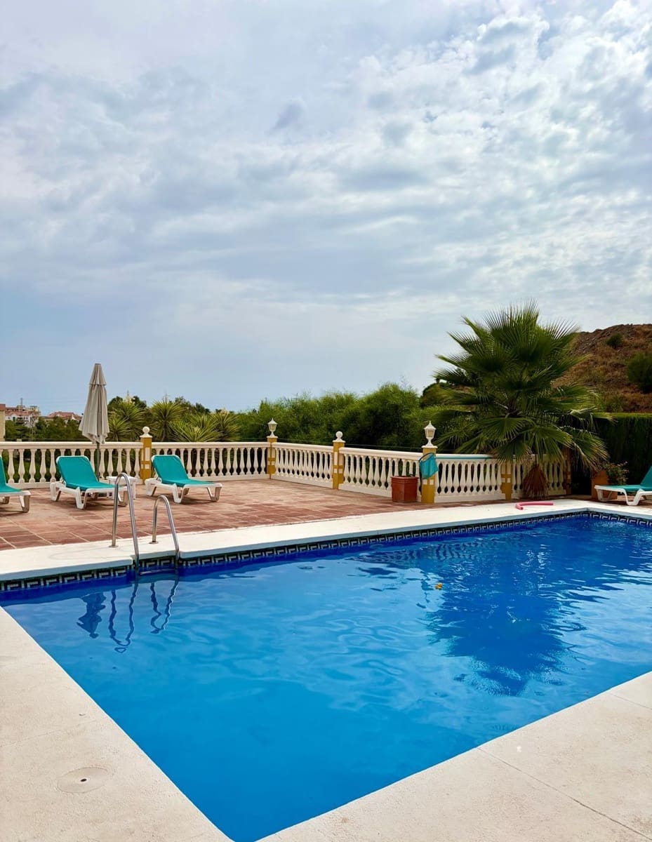 4 Zimmer Villa zu verkaufen in Riviera del Sol mit Pool Garage - 965.000 € (Ref: 10076709)