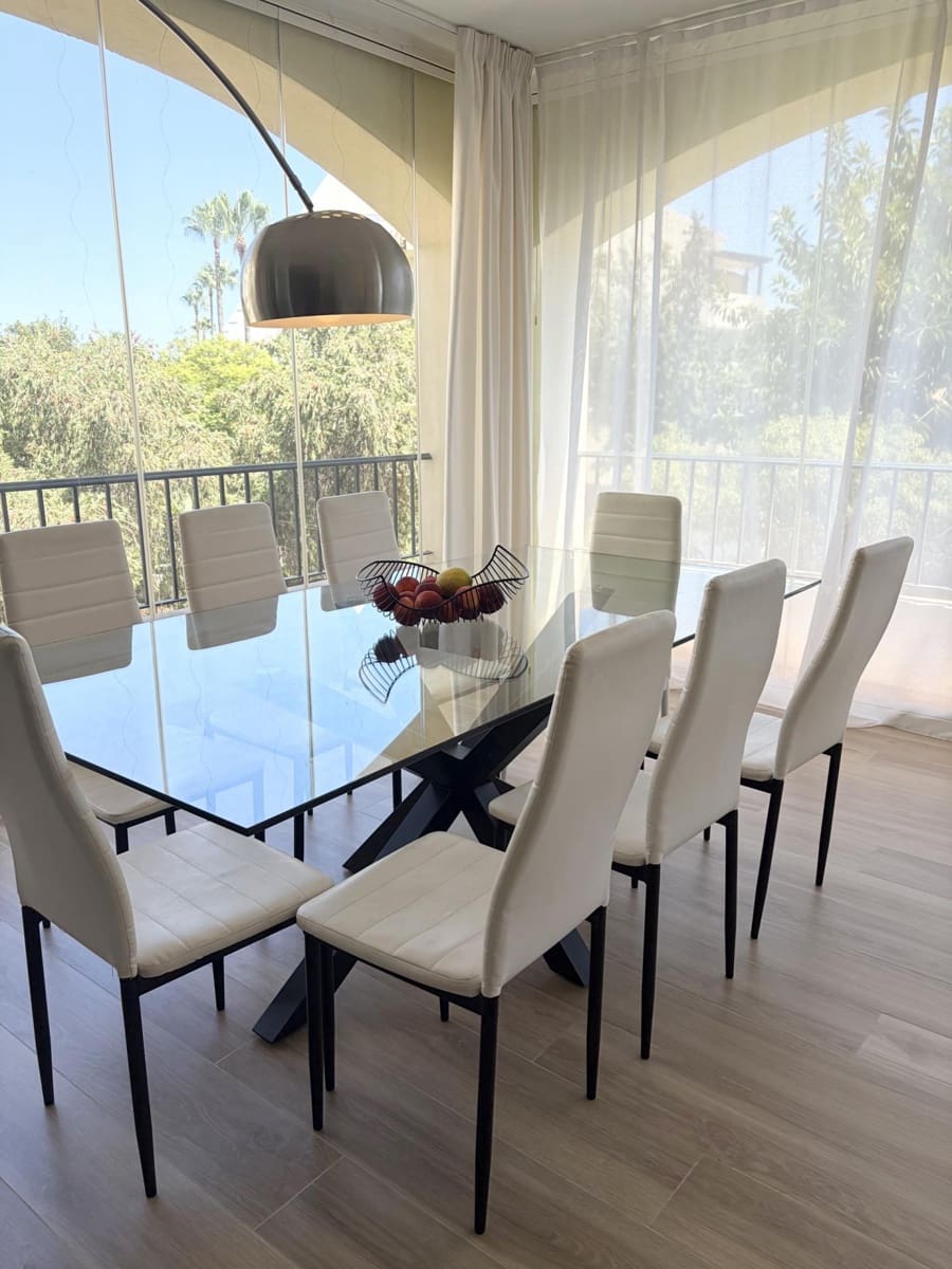 3 soveværelse Lejlighed til leje i Bahia de Marbella med swimmingpool garage - € 3.200 (Ref: 10076710)