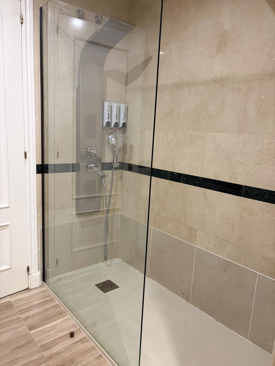 3 soveværelse Lejlighed til leje i Bahia de Marbella med swimmingpool garage - € 3.200 (Ref: 10076710)
