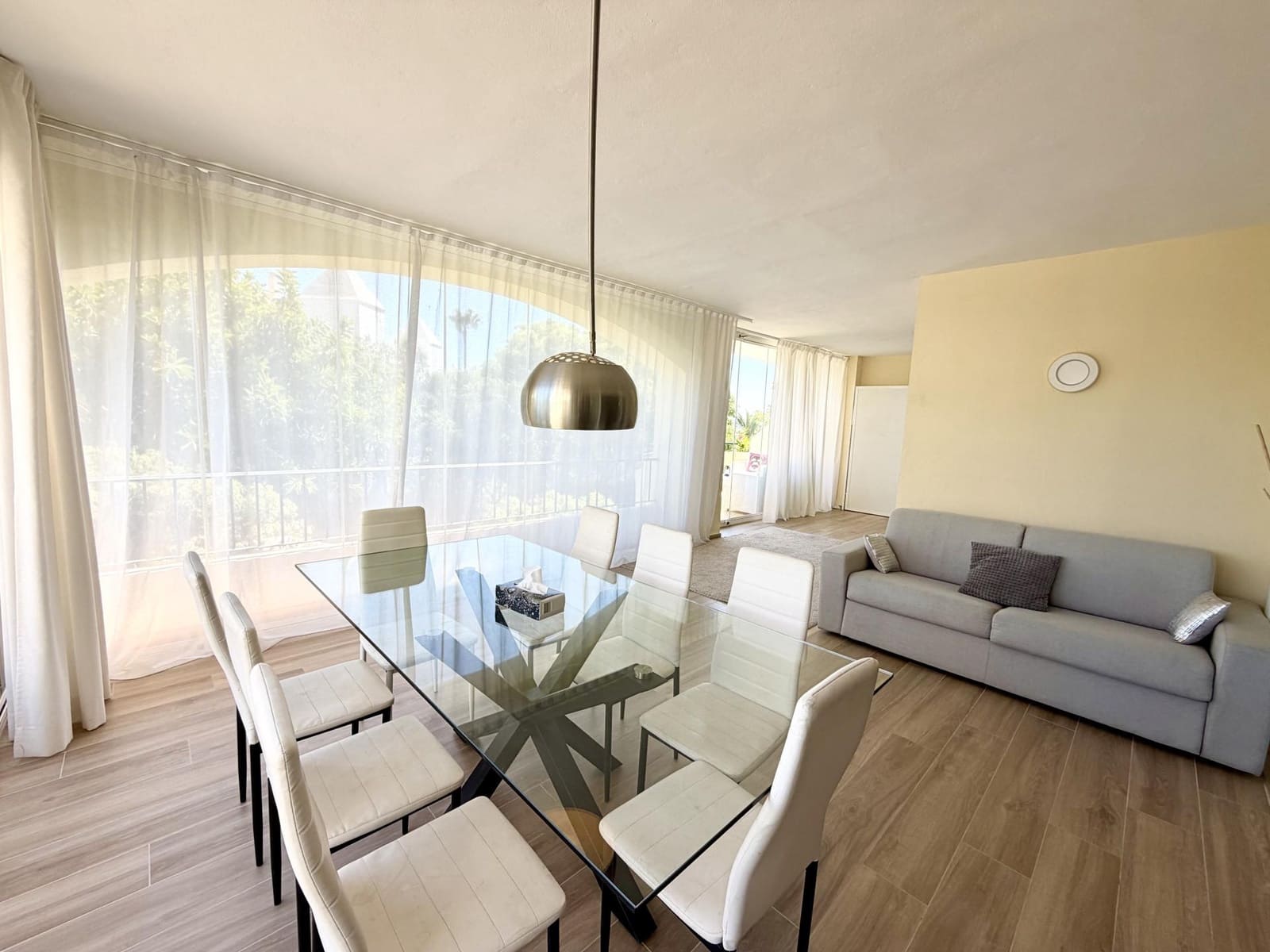 3 soveværelse Lejlighed til leje i Bahia de Marbella med swimmingpool garage - € 3.200 (Ref: 10076710)