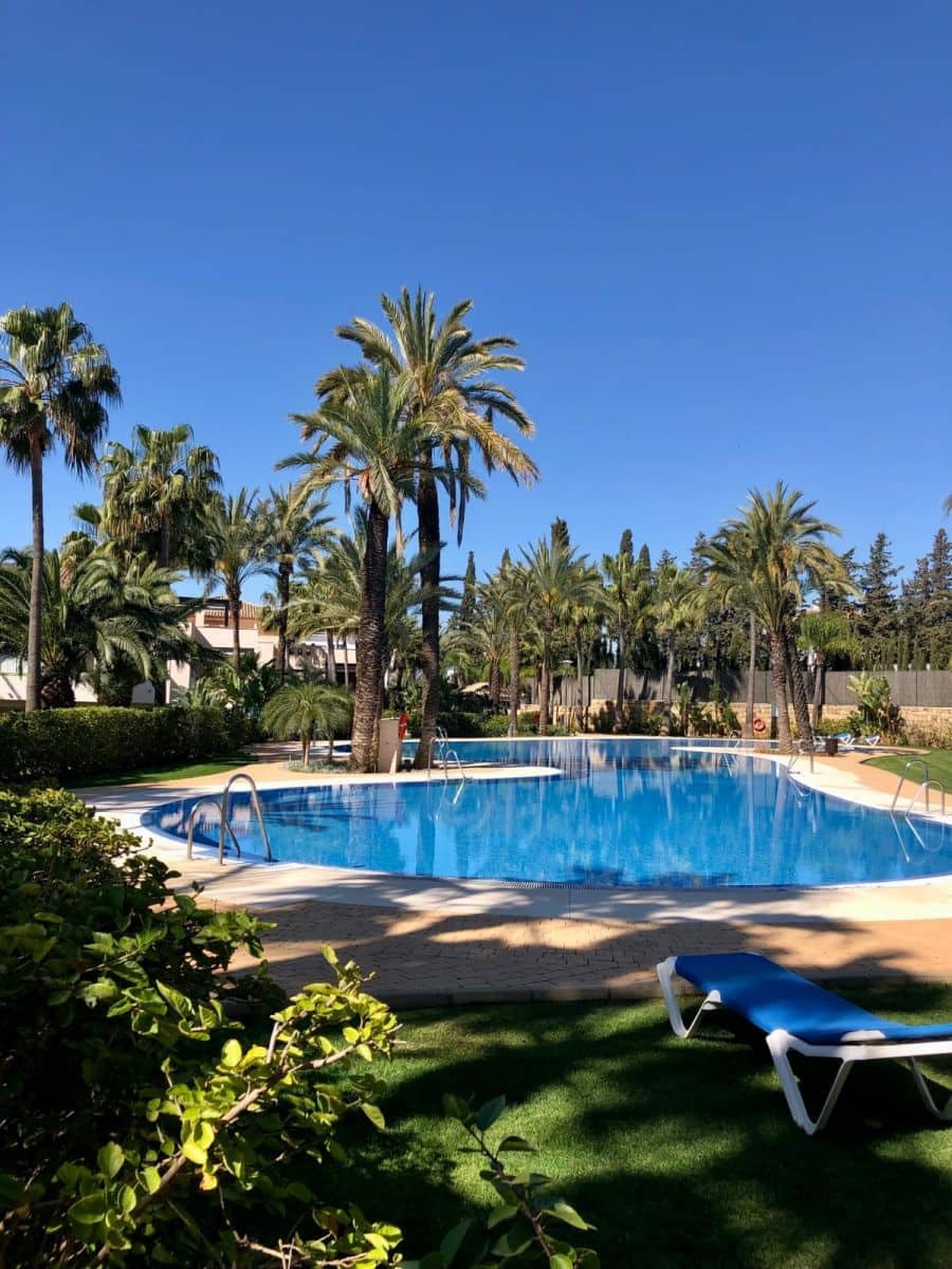 3 Zimmer Apartment zu vermieten in Nueva Andalucia mit Pool Garage - 3.700 € (Ref: 10076711)