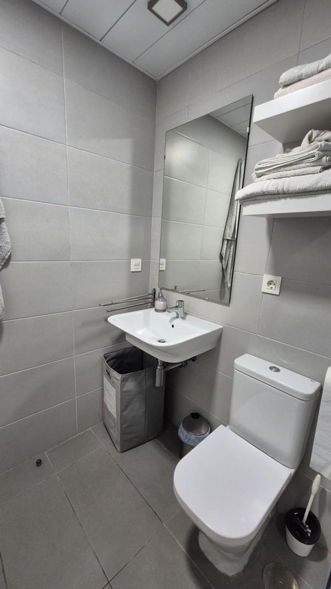 2 Zimmer Strandapartment zu vermieten in Marbella mit Pool Garage - 1.800 € (Ref: 10076712)
