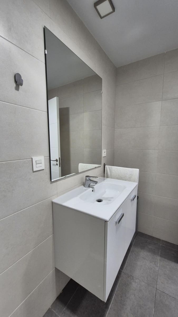 2 Zimmer Strandapartment zu vermieten in Marbella mit Pool Garage - 1.800 € (Ref: 10076712)
