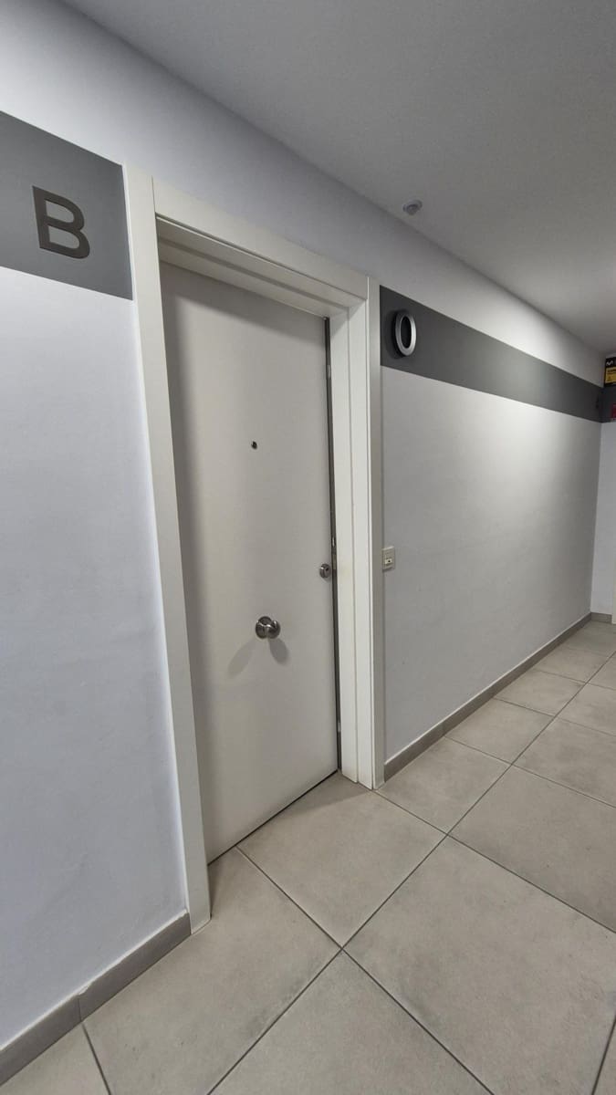 2 Zimmer Strandapartment zu vermieten in Marbella mit Pool Garage - 1.800 € (Ref: 10076712)