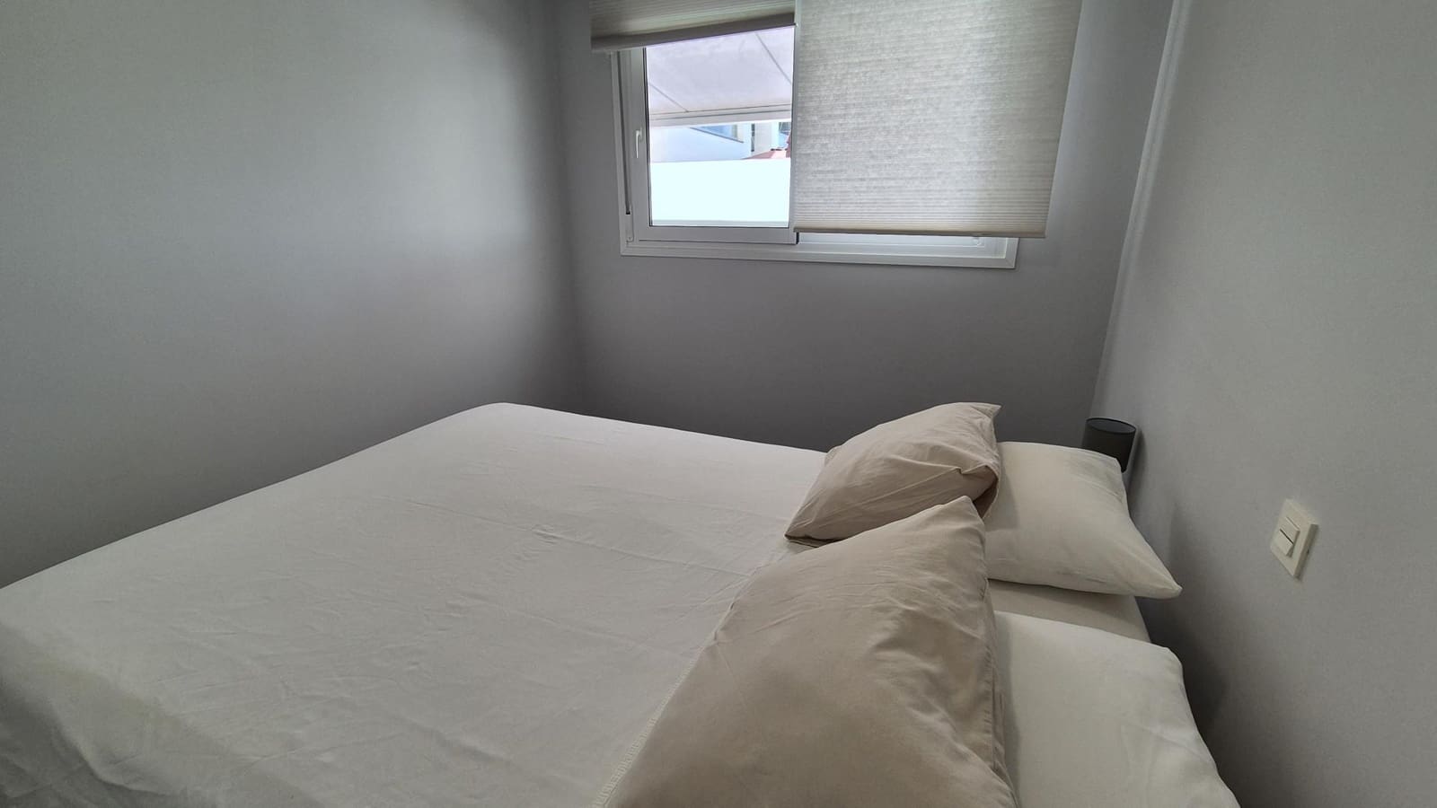 2 Zimmer Strandapartment zu vermieten in Marbella mit Pool Garage - 1.800 € (Ref: 10076712)