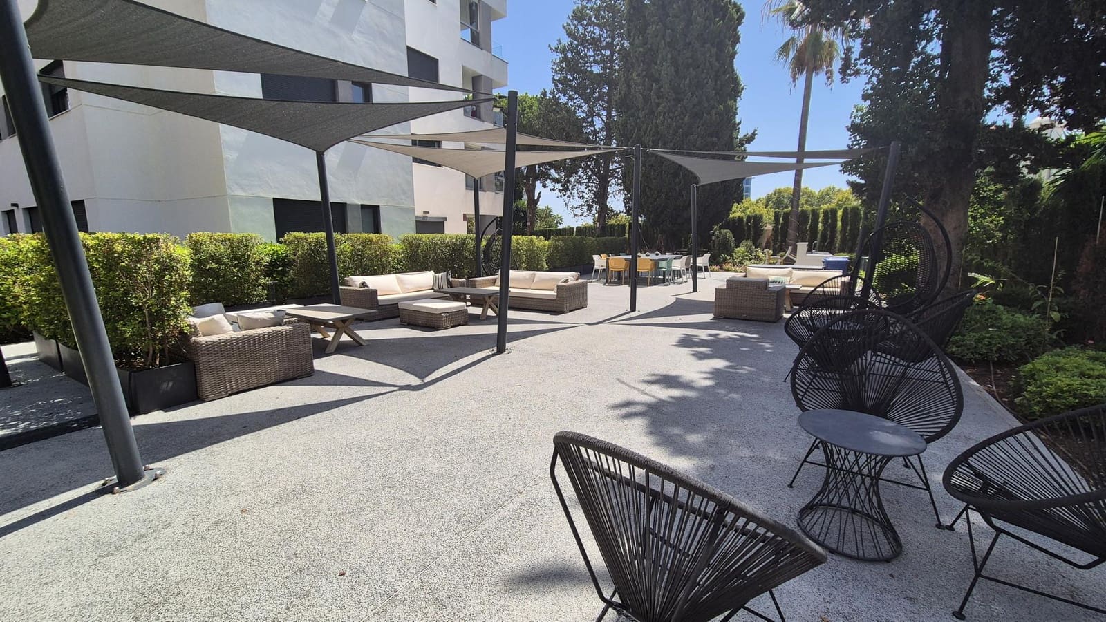 2 Zimmer Strandapartment zu vermieten in Marbella mit Pool Garage - 1.800 € (Ref: 10076712)