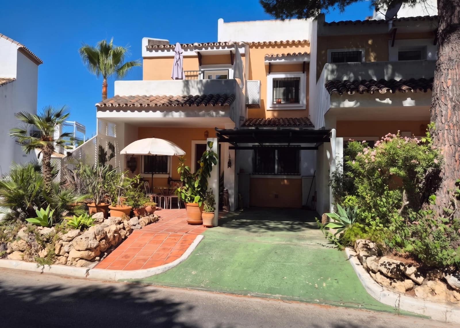 5 slaapkamer Huis te koop in La Quinta met garage - € 890.000 (Ref: 10076713)
