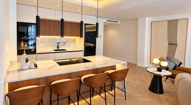 3 makuuhuone Huoneisto myytävänä paikassa San Felipe Neri, Málaga kaupunki - 635 000 € (Ref: 10081388)