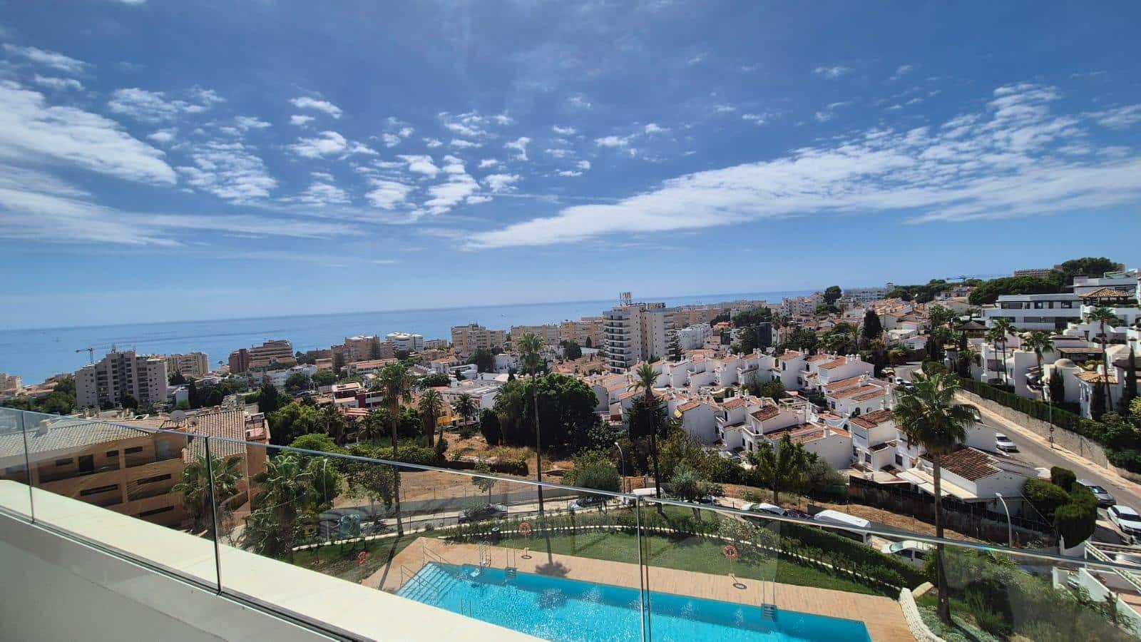 Apartamento de 2 habitaciones en Torremolinos en venta con piscina garaje - 890.000 € (Ref: 10094827)