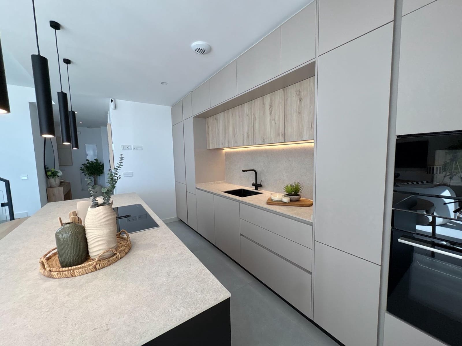 Apartamento de 2 habitaciones en Torremolinos en venta con piscina garaje - 890.000 € (Ref: 10094827)
