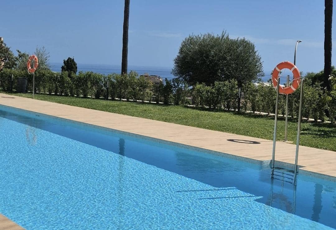 Apartamento de 2 habitaciones en Torremolinos en venta con piscina garaje - 890.000 € (Ref: 10094827)