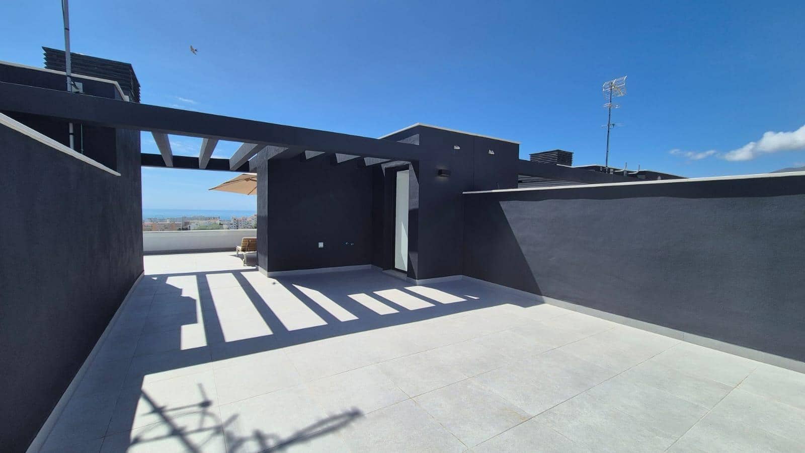 Apartamento de 2 habitaciones en Torremolinos en venta con piscina garaje - 890.000 € (Ref: 10094827)