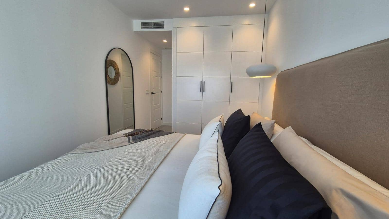 Apartamento de 2 habitaciones en Torremolinos en venta con piscina garaje - 890.000 € (Ref: 10094827)