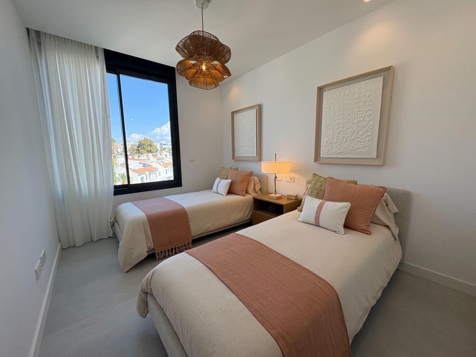 Apartamento de 2 habitaciones en Torremolinos en venta con piscina garaje - 890.000 € (Ref: 10094827)