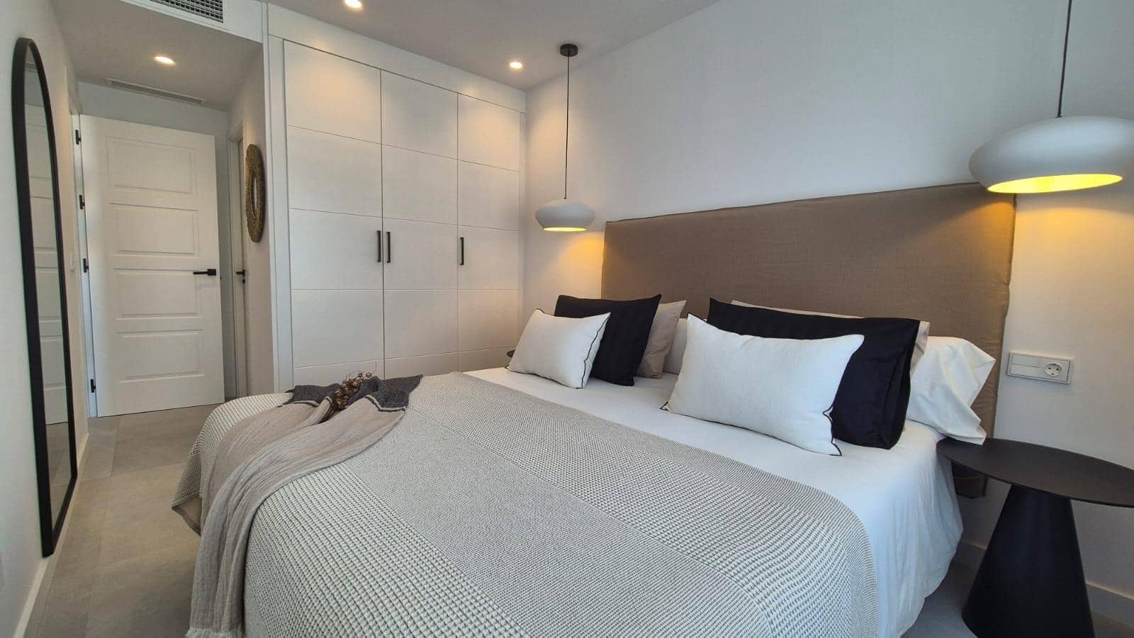 Apartamento de 2 habitaciones en Torremolinos en venta con piscina garaje - 890.000 € (Ref: 10094827)