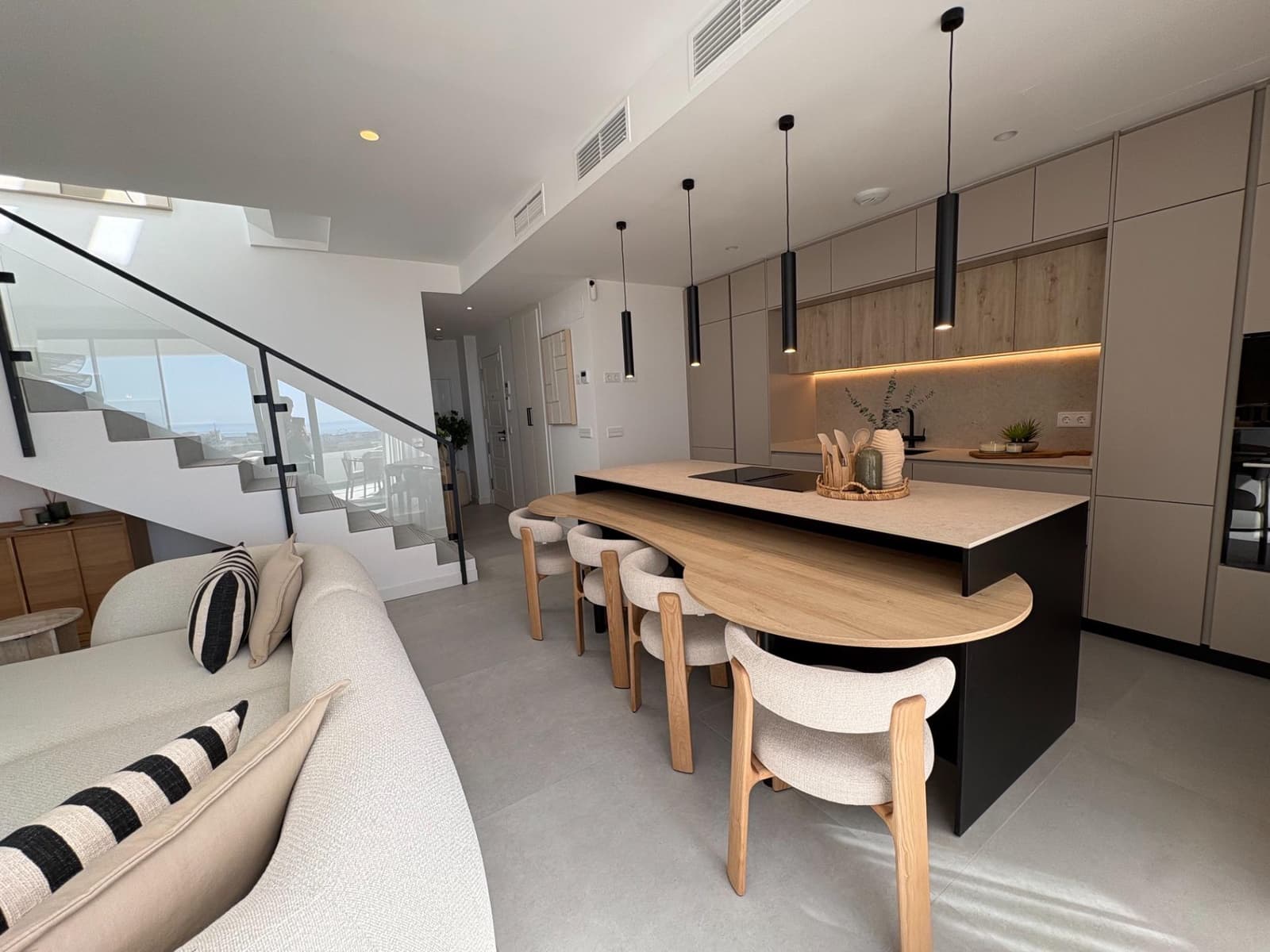 Apartamento de 2 habitaciones en Torremolinos en venta con piscina garaje - 890.000 € (Ref: 10094827)