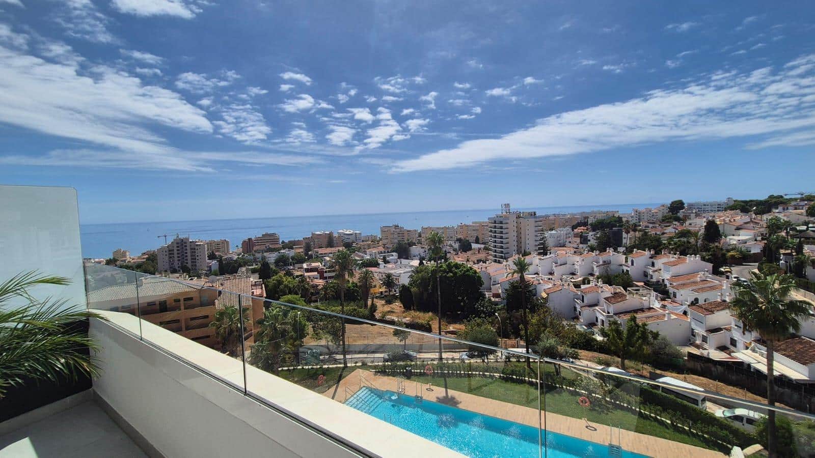 Apartamento de 2 habitaciones en Torremolinos en venta con piscina garaje - 890.000 € (Ref: 10094827)