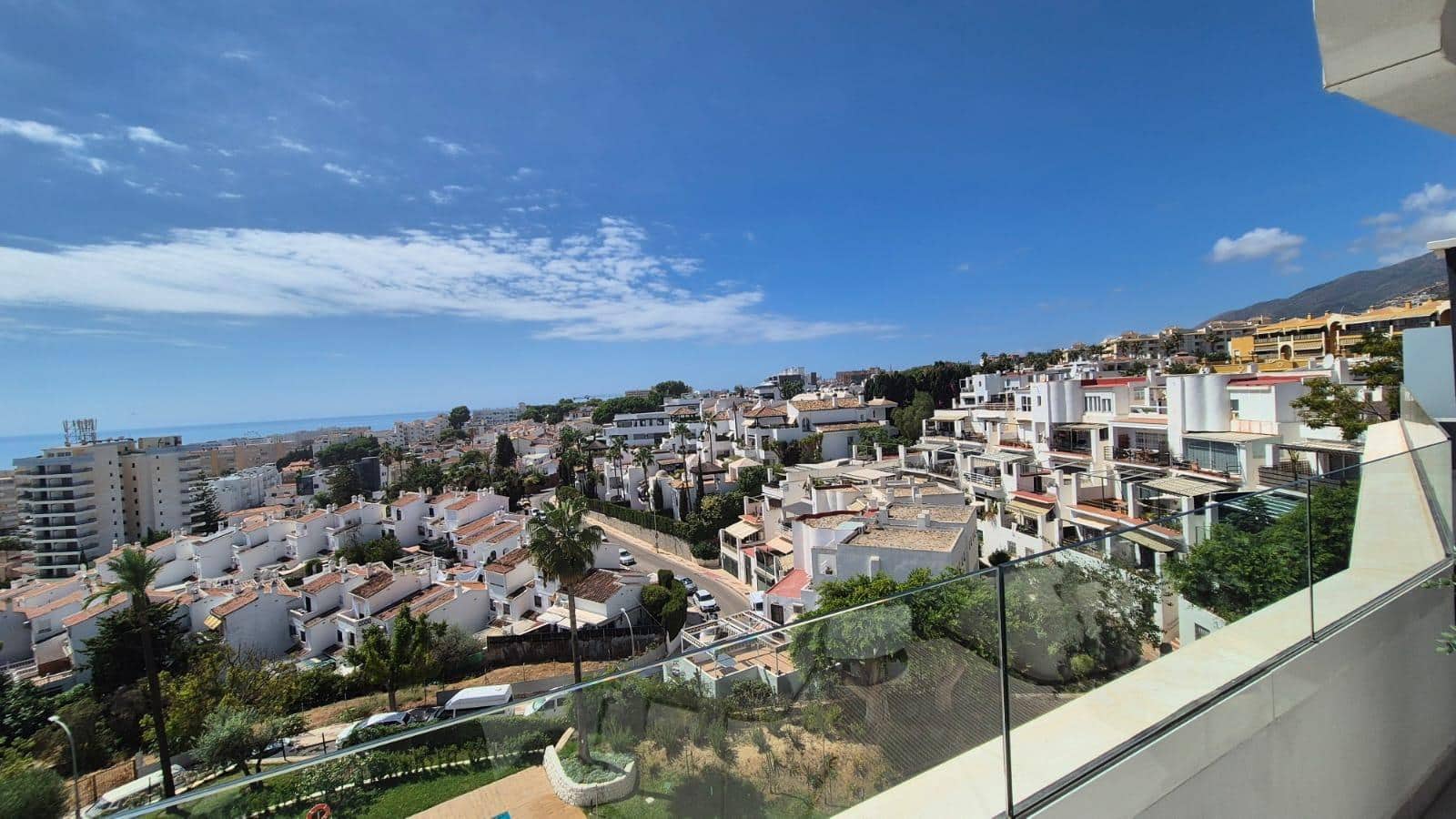 Apartamento de 2 habitaciones en Torremolinos en venta con piscina garaje - 890.000 € (Ref: 10094827)