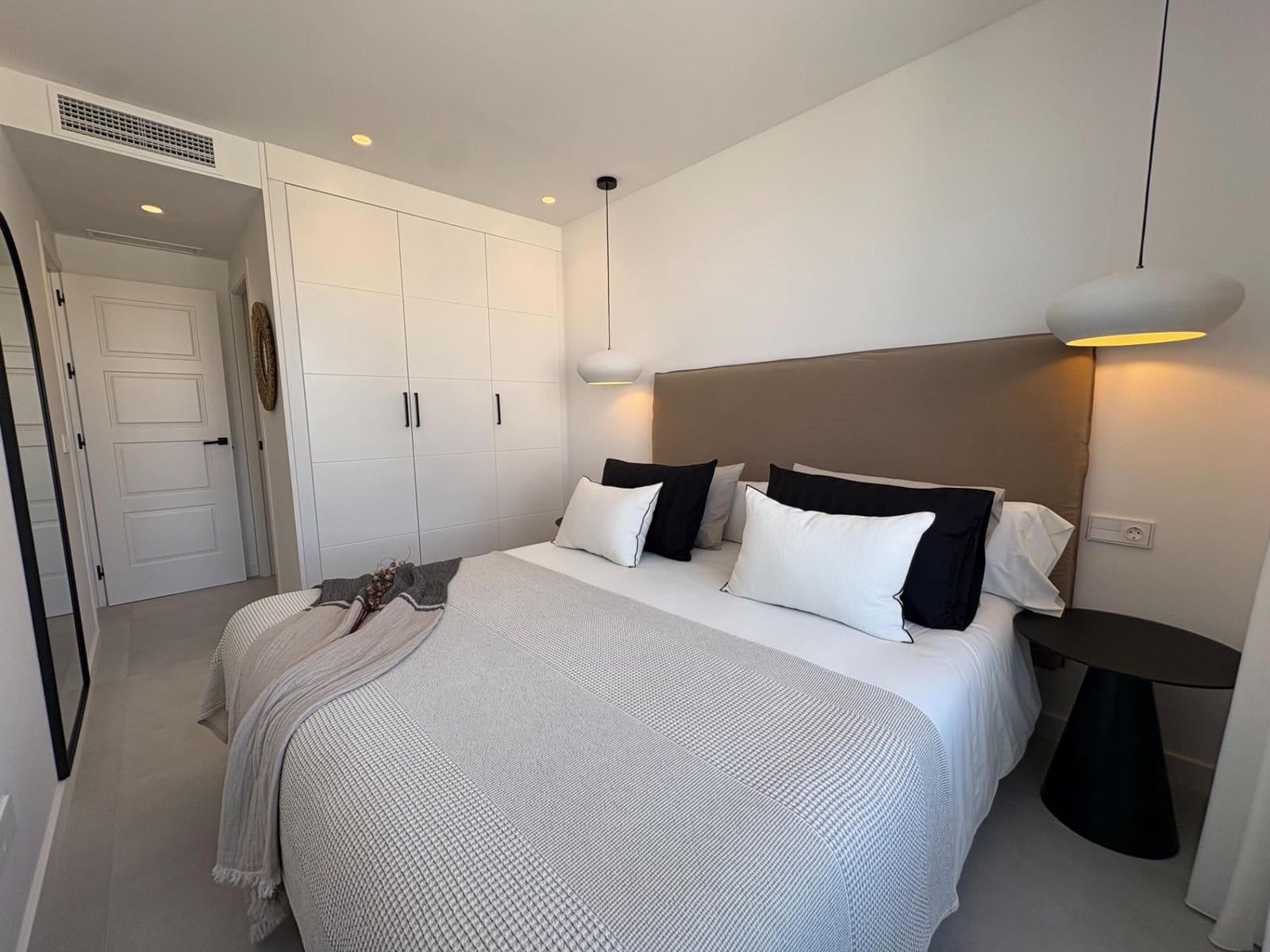 Apartamento de 2 habitaciones en Torremolinos en venta con piscina garaje - 890.000 € (Ref: 10094827)