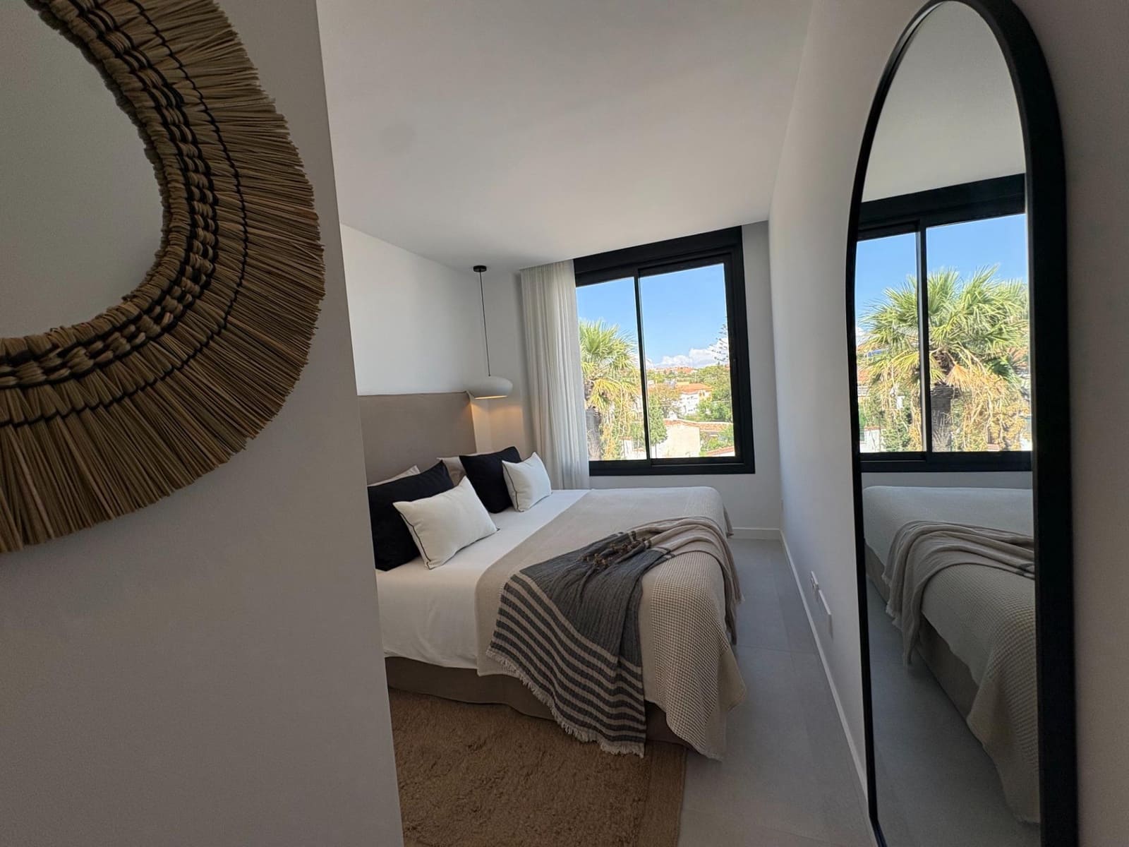 Apartamento de 2 habitaciones en Torremolinos en venta con piscina garaje - 890.000 € (Ref: 10094827)