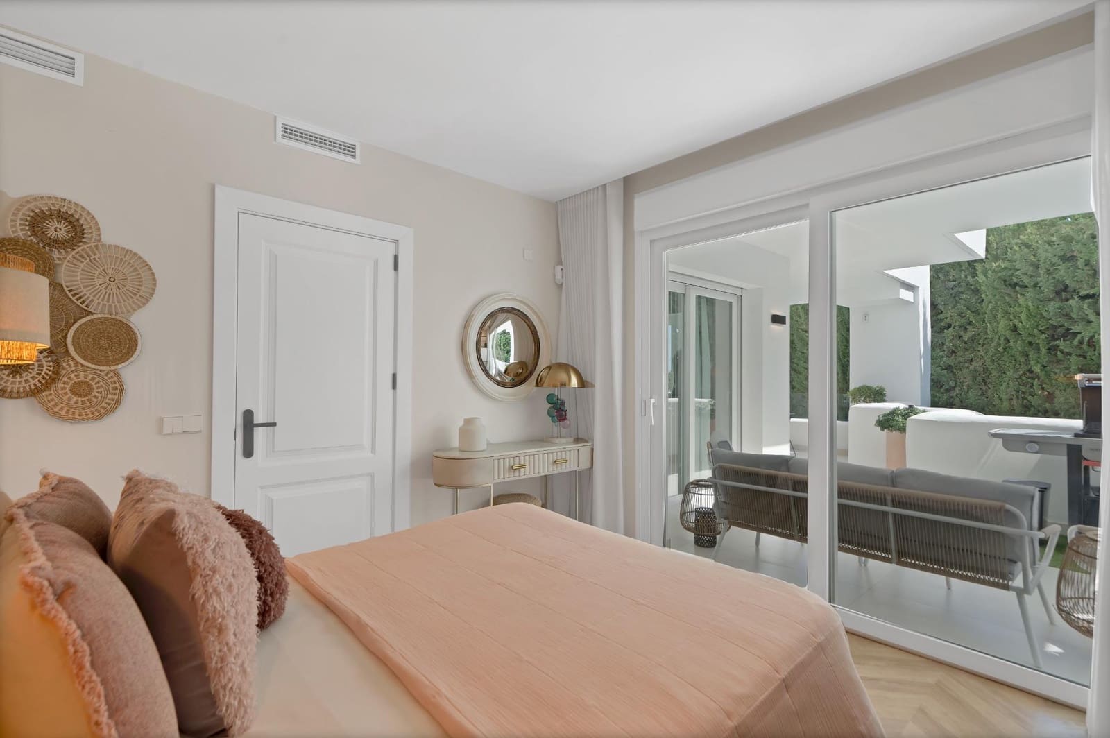 Apartamento de 3 habitaciones en Marbella en venta con piscina garaje - 1.150.000 € (Ref: 10142484)