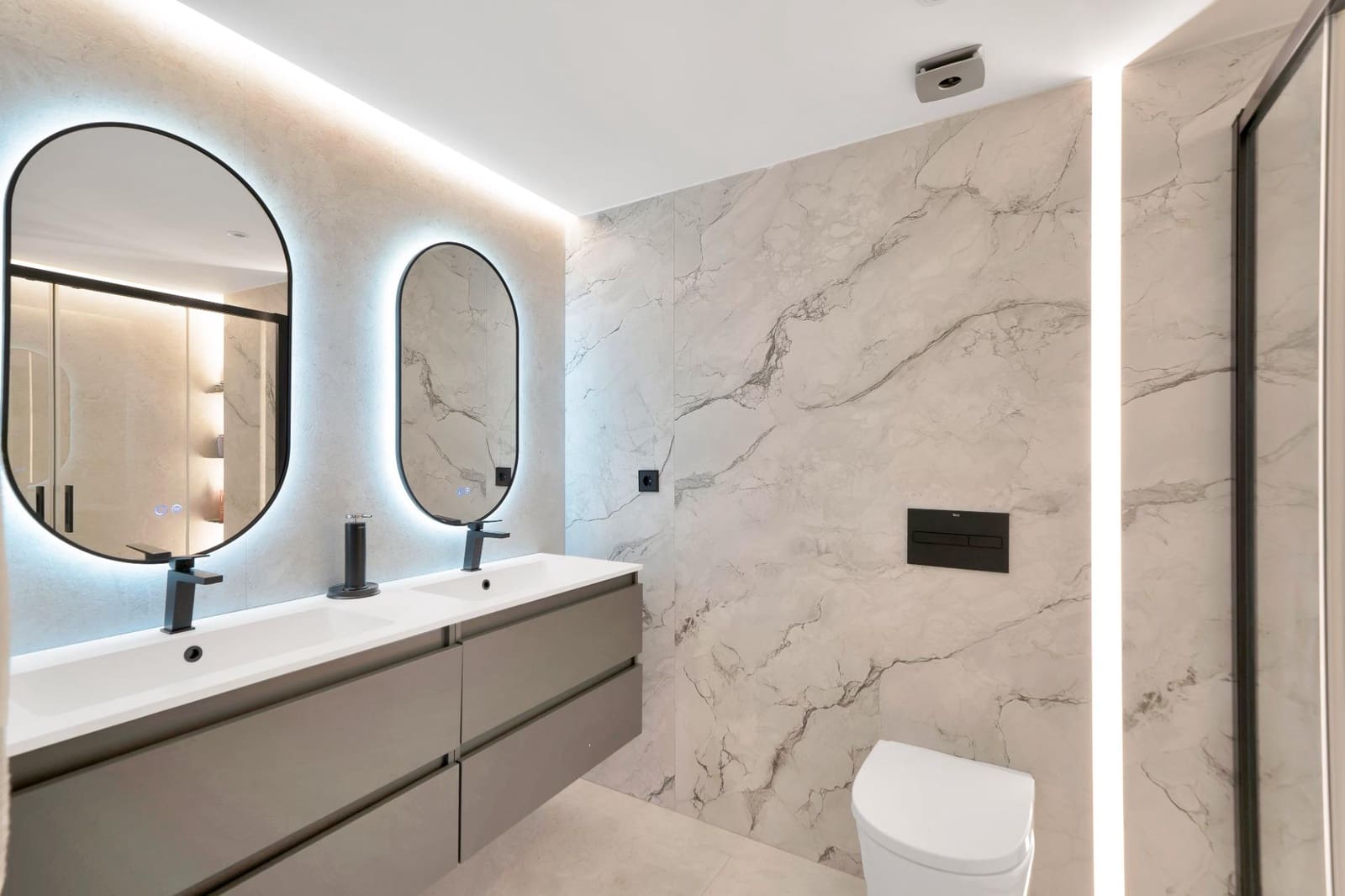Apartamento de 3 habitaciones en Marbella en venta con piscina garaje - 1.150.000 € (Ref: 10142484)