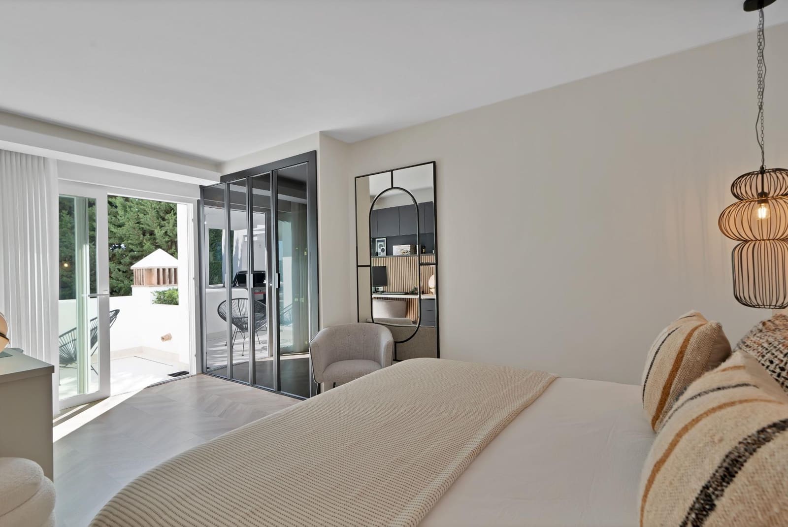 Apartamento de 3 habitaciones en Marbella en venta con piscina garaje - 1.150.000 € (Ref: 10142484)
