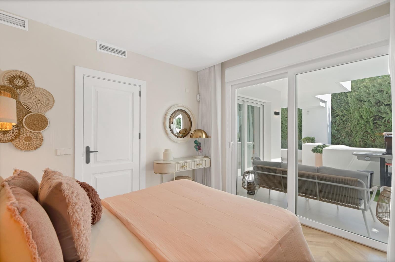 Apartamento de 3 habitaciones en Marbella en venta con piscina garaje - 1.150.000 € (Ref: 10142484)